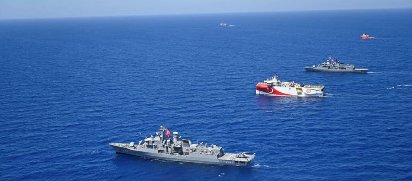 Οι φωτογραφίες που έδωσε το τουρκικό ΥΠΑΜ με την φρεγάτα Kemal Reis